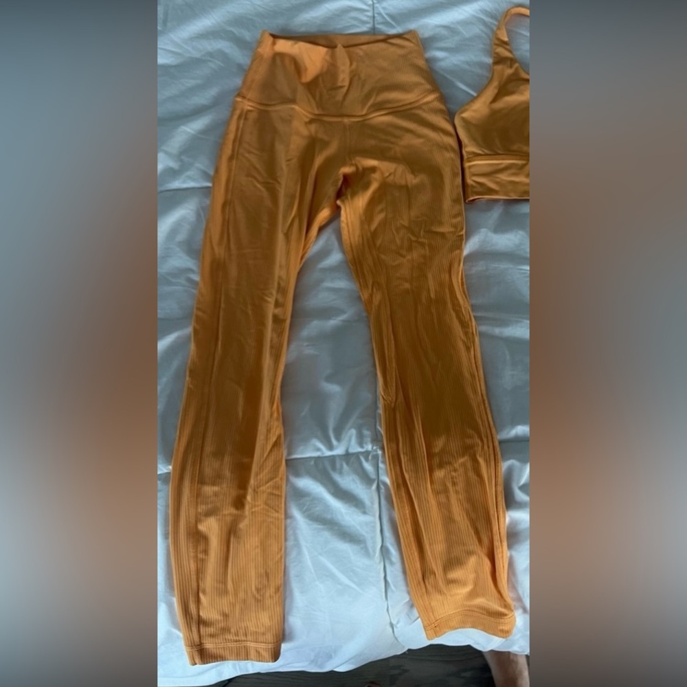 Lululemon Mango Dream 25” ribbed align sz 2